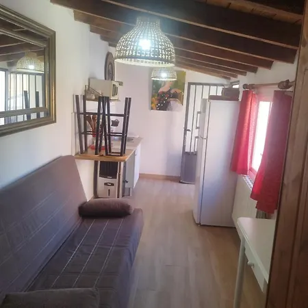 Hostel Rustica Independiente Con Todas Comodidades, Sofacama Y Ventilador Tordesillas