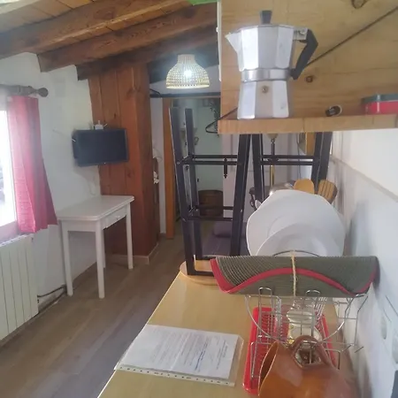 Hostel Rustica Independiente Con Todas Comodidades, Sofacama Y Ventilador *