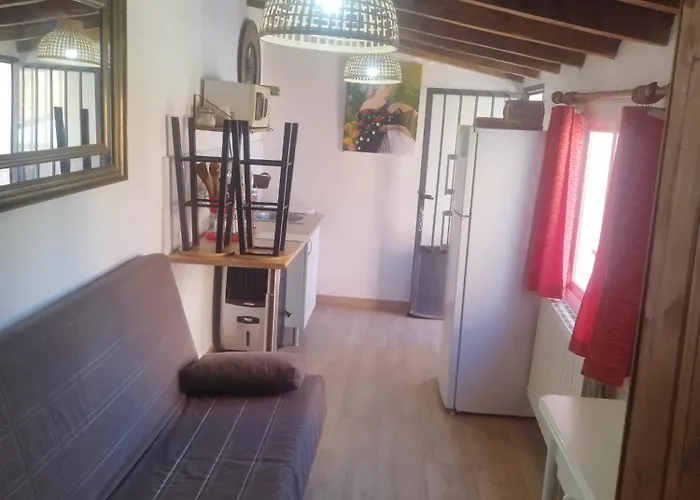 Хостел Rustica Independiente Con Todas Comodidades, Sofacama Y Ventilador Тордесильяс